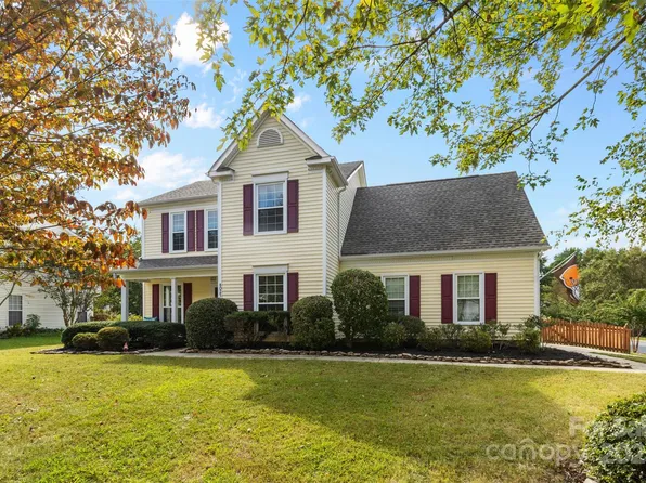 8025 Sheckler Ln, Matthews, NC 28104