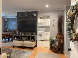 190 Parkside Dr, Suffern, NY 10901