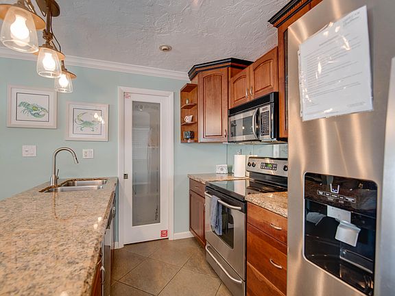 4th image of 230 11th St