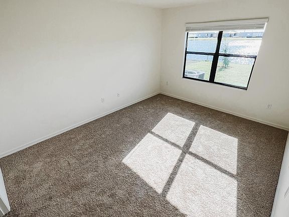 4th image of 3722 Coachman Ln