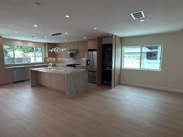 5412 Fallbrook Ave, Woodland Hills, CA 91367
