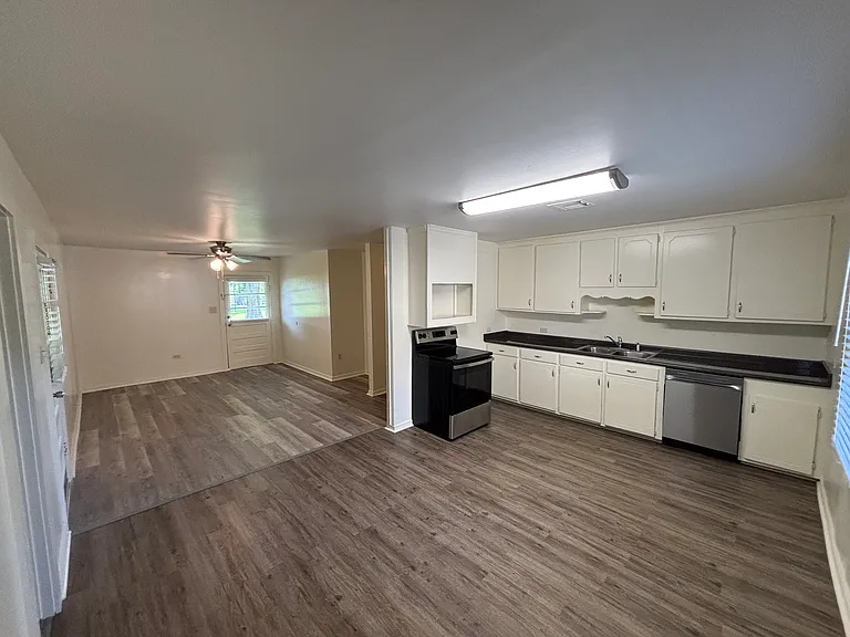 211 & 213 Saint Paul St #213 — Photo 2