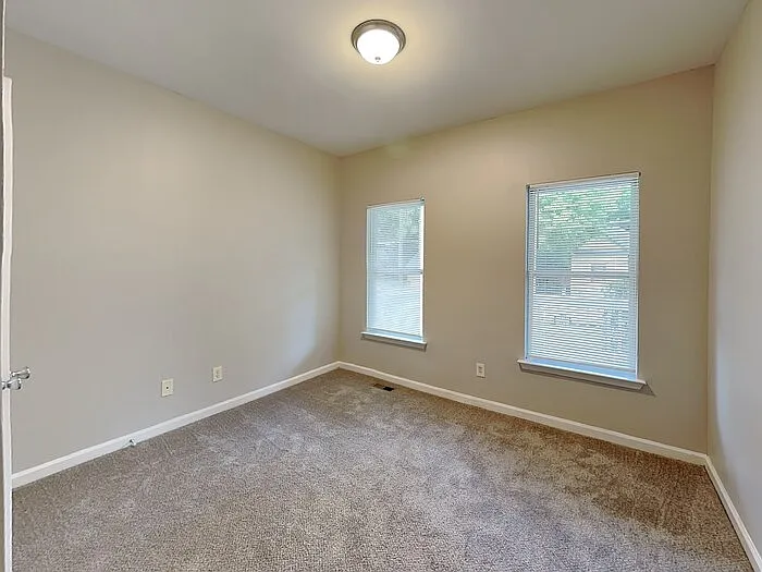 854 N Grand Ave NW — Photo 12