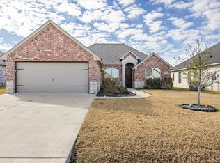 3318 Windcrest Dr, Granbury, TX 76049