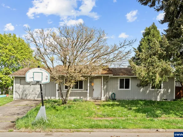 135 S 6th St, Jefferson, OR 97352