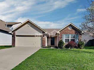 10848 Roundtree Rd, Fishers, IN 46038