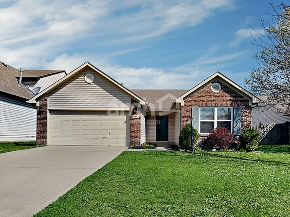 10848 Roundtree Rd, Fishers, IN 46038