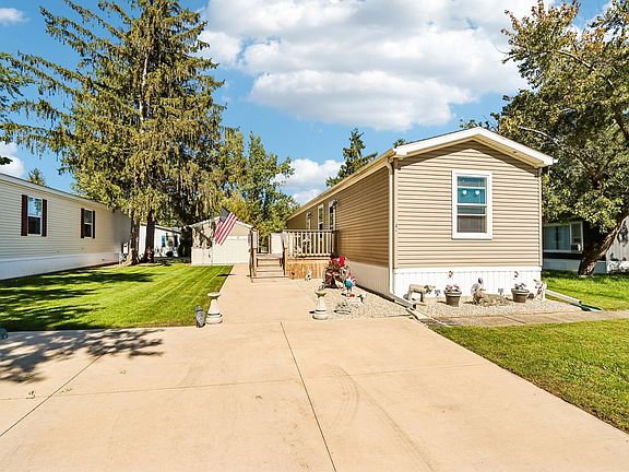 5th image of 15941 Durand Ave #4B