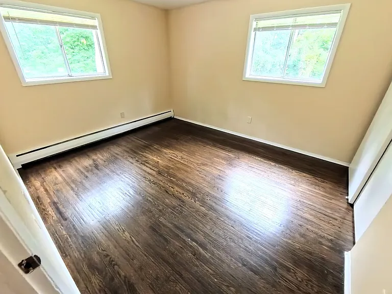 138-154 Woodhill Dr — Photo 44