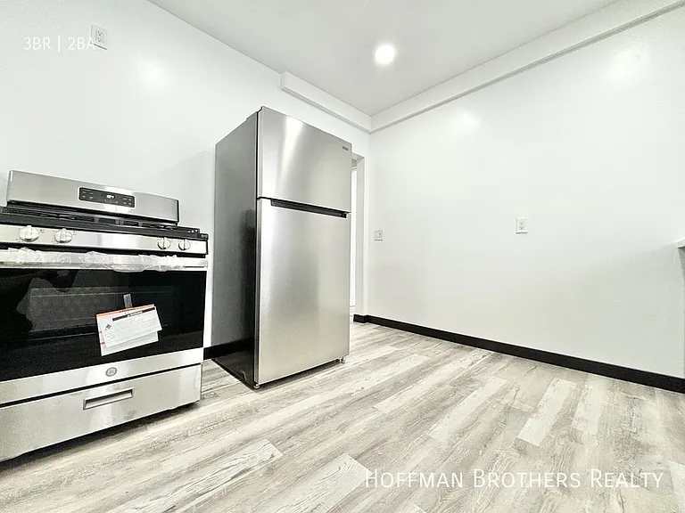 1518 W 11th Pl #1/2 — Photo 13