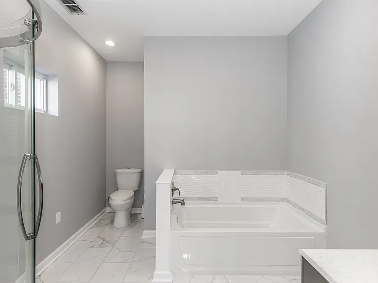 2316 E Lehigh Ave — Photo 32