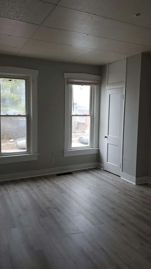 Quaint 2 bed 1 bath close to everything; University of Dayton, Sinclair, Miami Valley Hospital — Photo 4