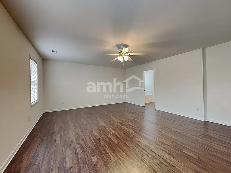 1843 Longmont Dr — Photo 11