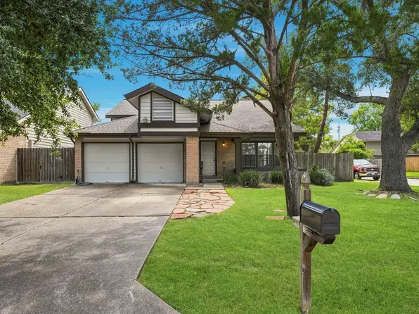 1802 Foxlake Dr, Houston, TX 77084