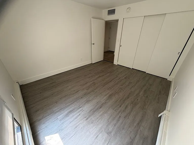 Sycamore Place Apartments — Photo 70