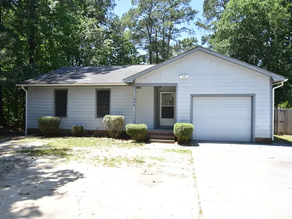 1646 Rim Rd, Fayetteville, NC 28314