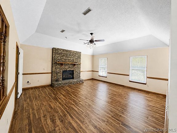3rd image of 2295 Campground Rd