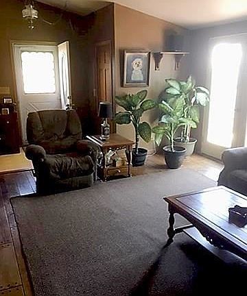 3rd image of 162 Gardenvale Dr