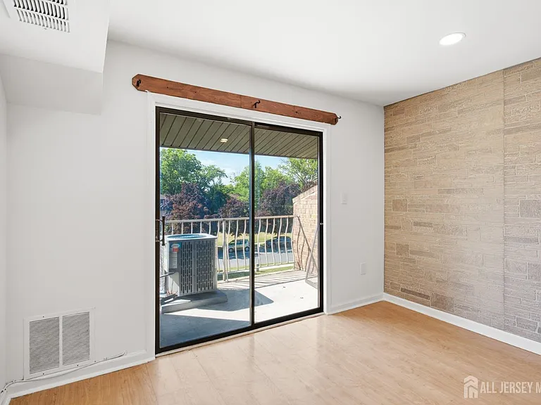 1719 Raspberry Ct — Photo 14