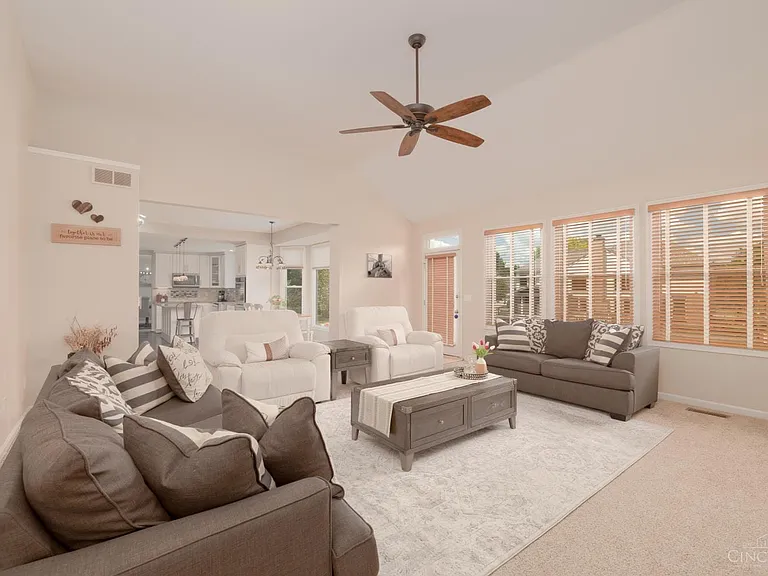 4646 Lakeridge Ct — Photo 18