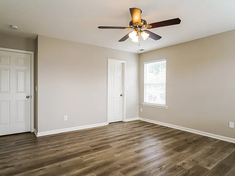 8145 Wesley Farm Dr — Photo 10