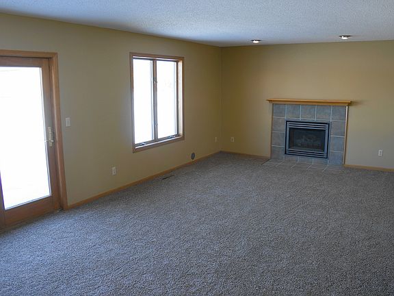 5th image of 7209 Rolling View Dr