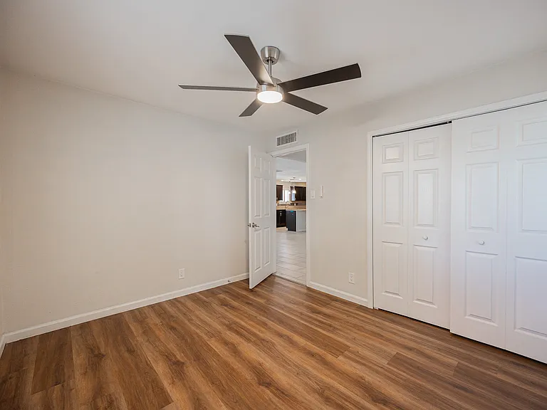 1332 E Whitton Ave — Photo 22