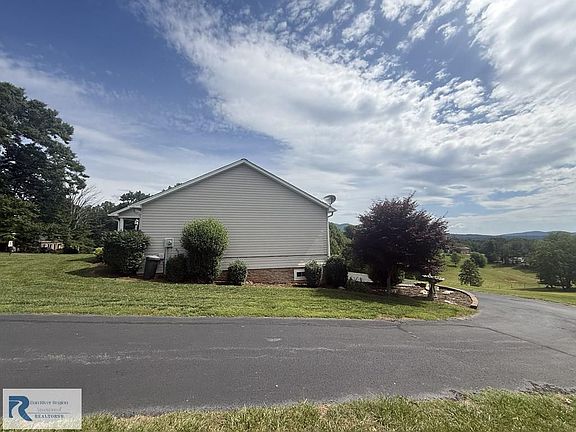 5th image of 87 Carters View Ct