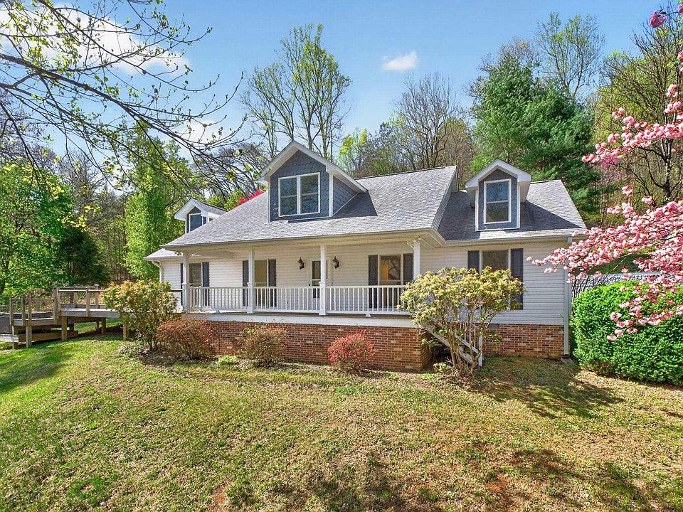1st image of 689 Mutton Hollow Rd