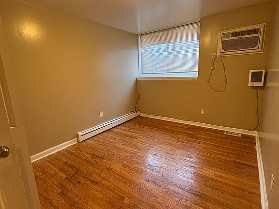 5th image of 17644 Lahser Rd #7