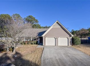 2186 Meadow Valley Cir, Lawrenceville, GA 30044