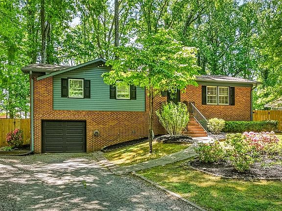 2nd image of 402 Kyle Rd