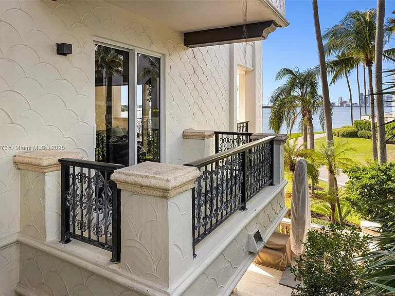 4924 Fisher Island Dr #4924 — Photo 10