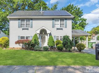 16 Cambridge Rd, Edison, NJ 08817