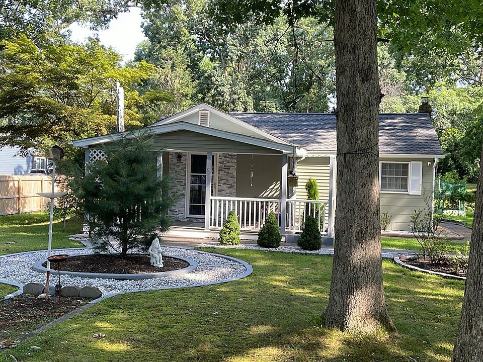 1st image of 9 Cedar Ln