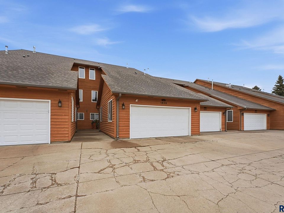 1st image of 1639 N Cactus Dr