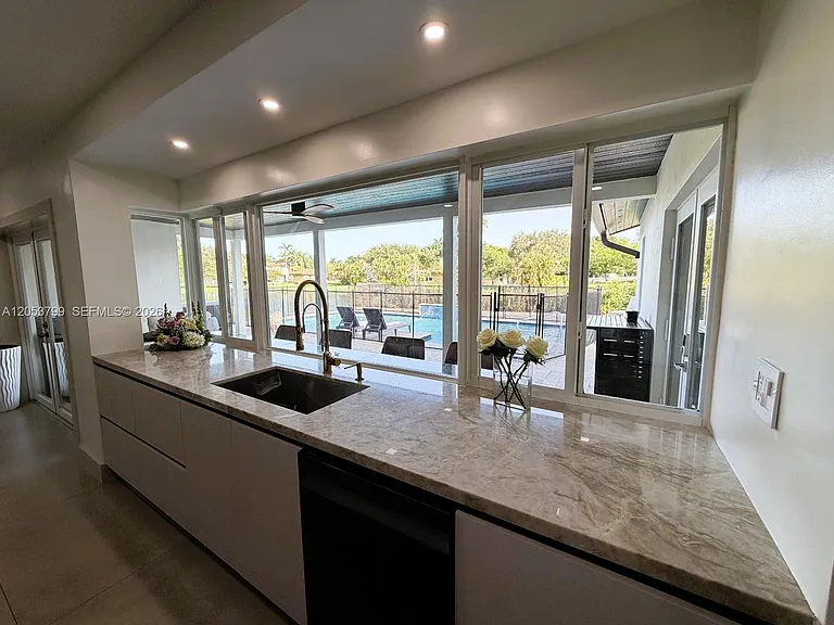 10950 SW 40th Ct — Photo 23