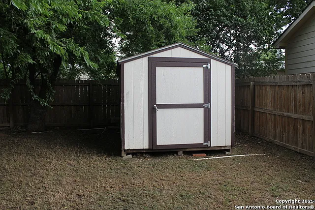507 Gardina St — Photo 9