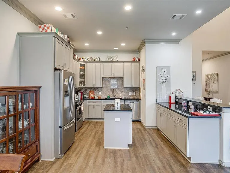 1313 Summerset Ln — Photo 30