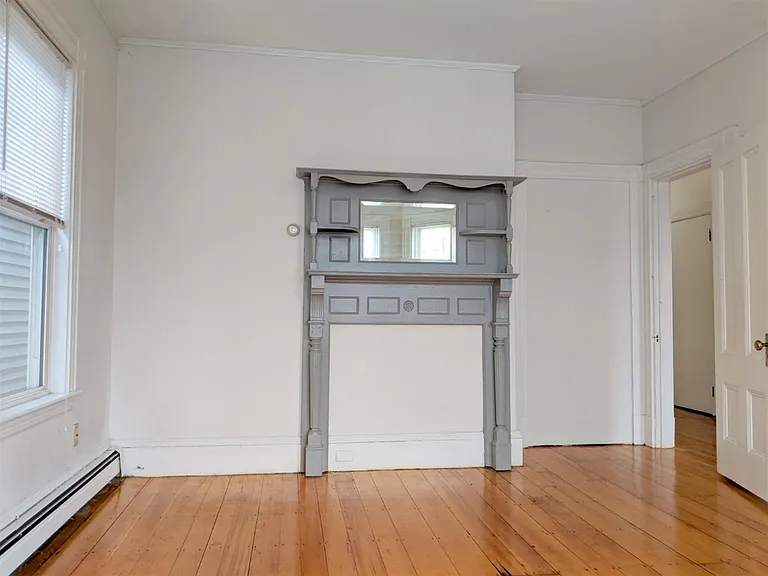 392 Washington St — Photo 17