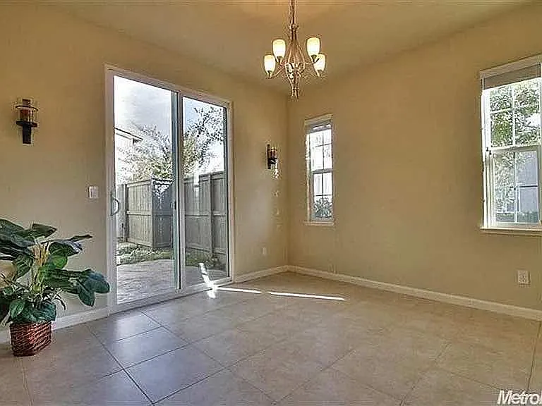 9035 Crescenda Ln — Photo 10