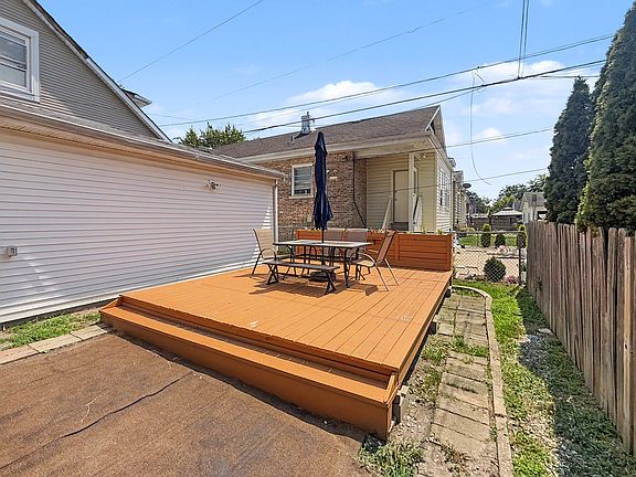 3rd image of 5005 W Eddy St