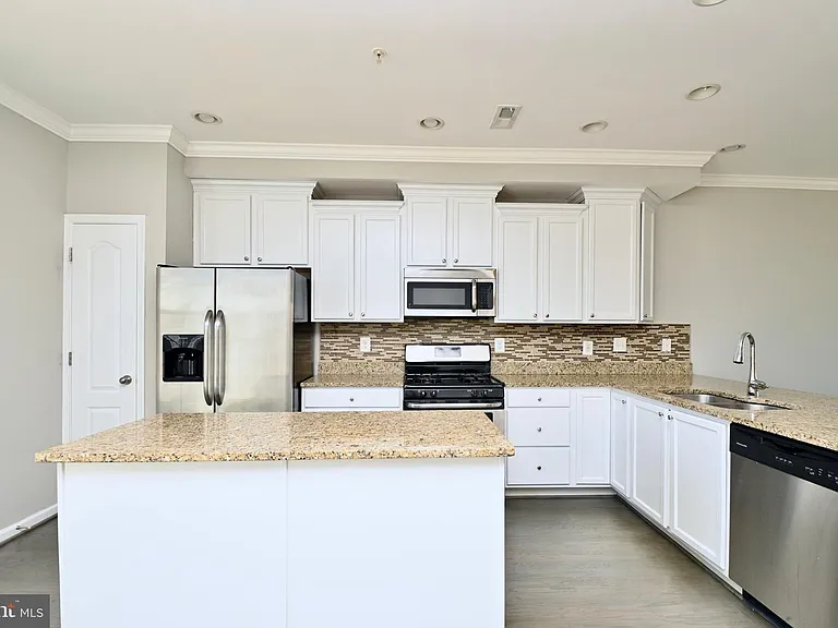 11177 Southport Pl — Photo 19