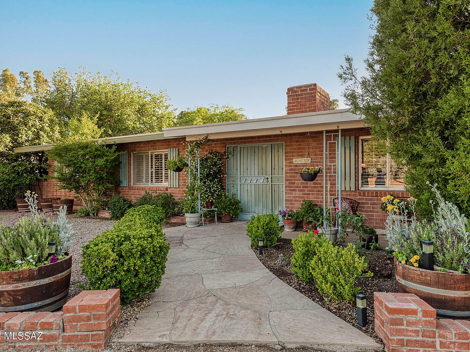 1st image of 2531 N Santa Lucia Dr