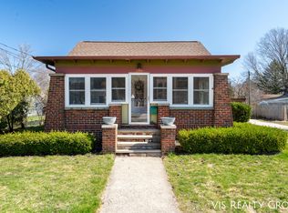 214 N Jackson St, Spring Lake, MI 49456