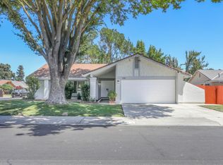 9081 Meadowdale Way, Elk Grove, CA 95624