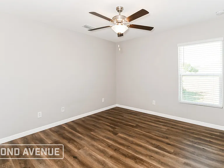 108 NW 26th St — Photo 16