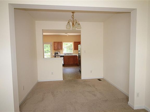 4th image of 3118 Friars Walk Ln