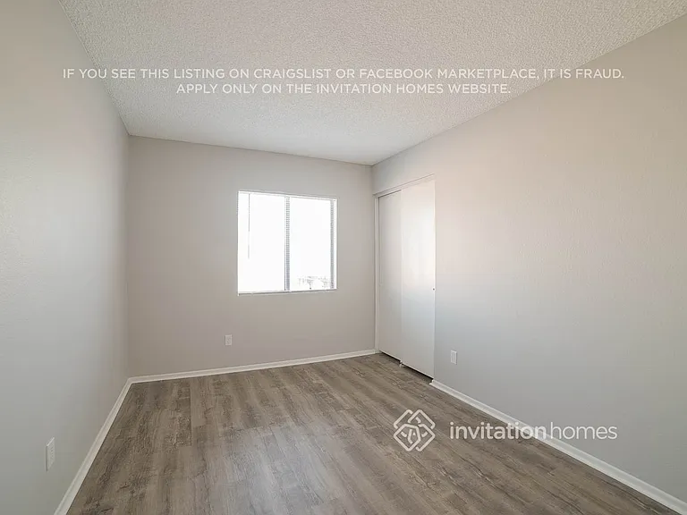 2902 W Sandra Ter — Photo 8