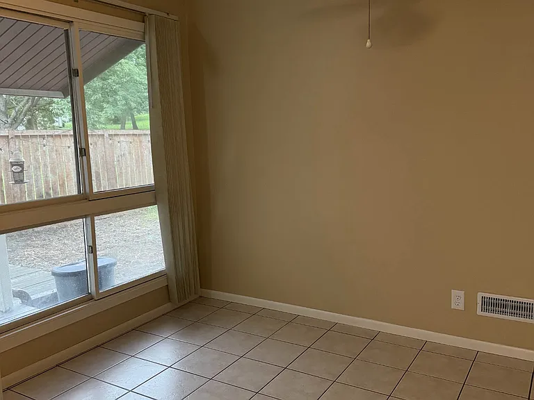 7788 Dunmore Rd — Photo 5
